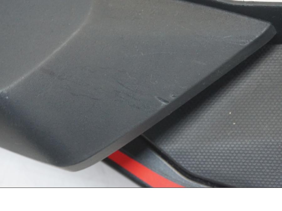 Vänster sida på Bakvinge från en Honda CBR 650 R -2019 motorcykel.