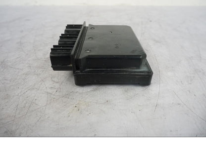 Vänster sida på Reläbox från en Kawasaki Versys 650 -2014 motorcykel.