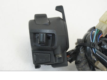 Baksidan på Styrelreglage från en Honda CB 750 -2002 motorcykel.