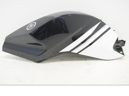 Framsidan på Bensintankskåpa från en Yamaha YZF-R 125 -2008 motorcykel.