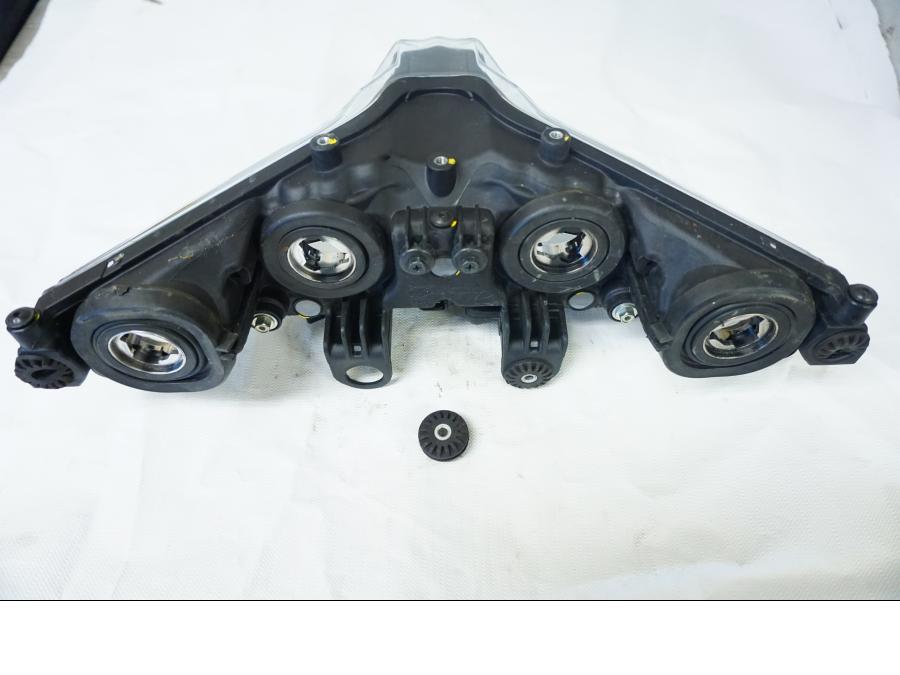 Höger sida på Strålkastare från en Ducati 899 Panigale -2015 motorcykel.