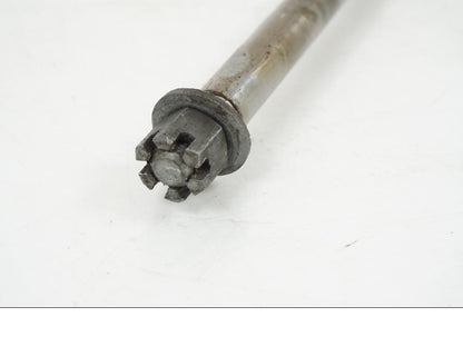 Vänster sida på Axel från en Suzuki GS 1000 -1978 motorcykel.