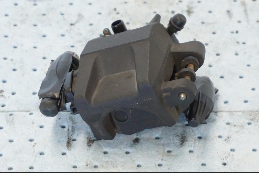 Baksidan på Bromsok från en Suzuki GSX 1300 BK -2008 motorcykel.