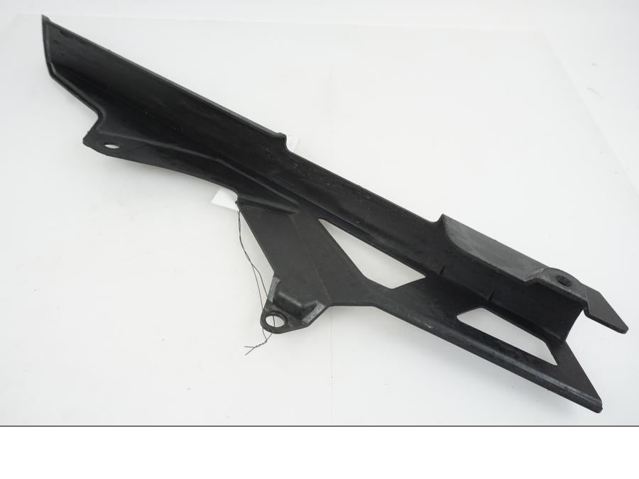 Snett uppifrån på Kedjeskydd från en Suzuki GSX-R 750 -2009 motorcykel.