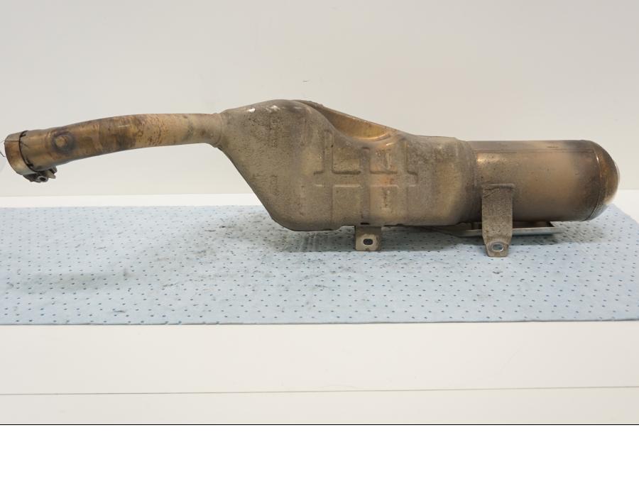 Baksidan på Ljuddämpare från en BMW F 650 ST -1999 motorcykel.