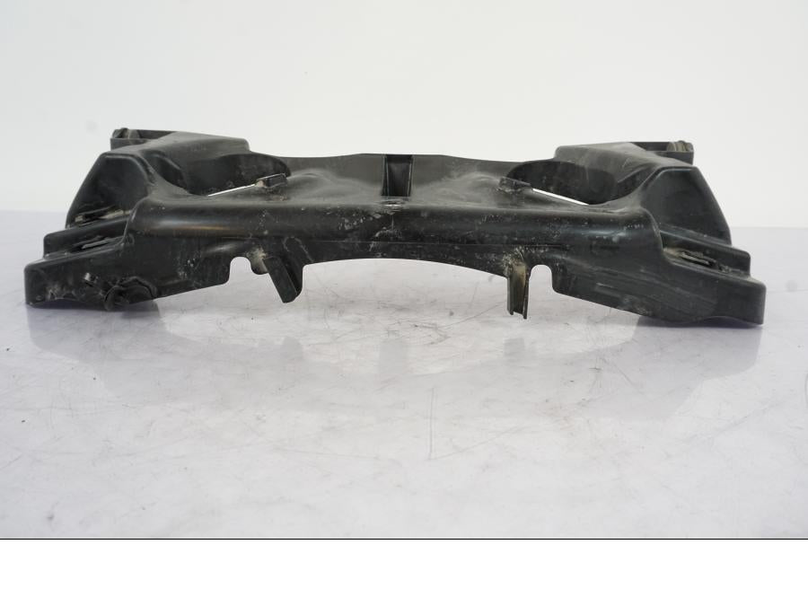 Baksidan på Vattenkylfläktfäste från en Honda VFR 1200 -2010 motorcykel.