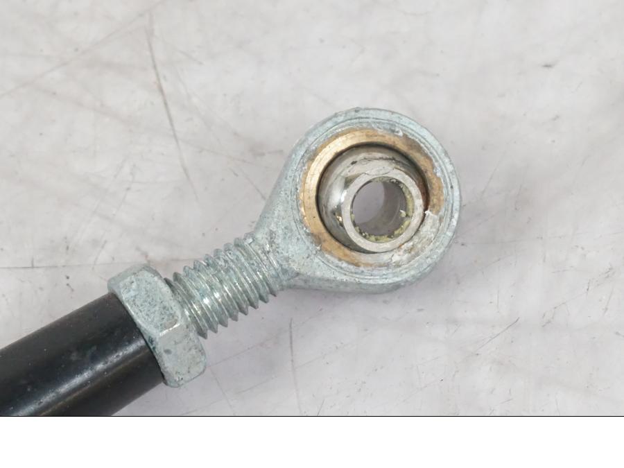 Snett uppifrån på Växellänkage från en KTM 1290 Super Duke R -2022 motorcykel.