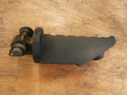 Framsidan på Fotpinne från en Buell X1 Lightning -2002 motorcykel.