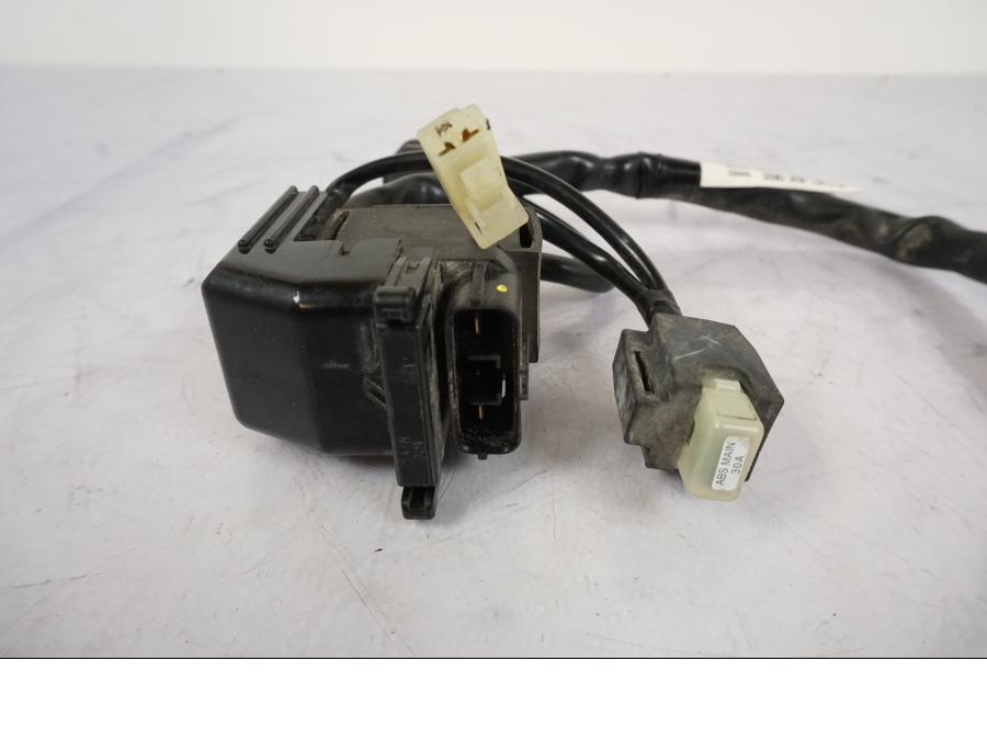 Baksidan på Startrelä från en Honda CRF 1000 Africa Twin -2016 motorcykel.