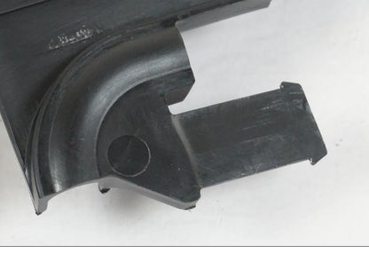 Vänster sida på Batterihållare från en KTM 1290 Super Duke R EVO -2023 motorcykel.