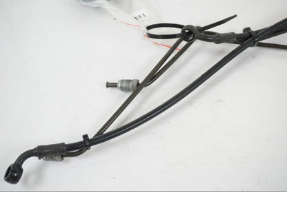 Vänster sida på Bromsledning från en BMW F 650 CS -2002 motorcykel.