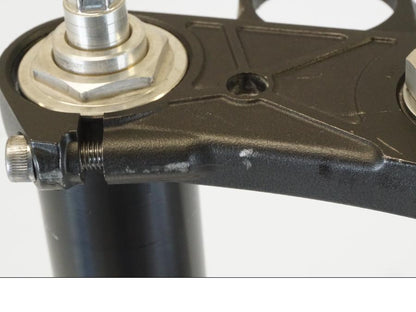 Vänster sida på Gaffelpaket från en Yamaha YZF 1000 R1 -2009 motorcykel.