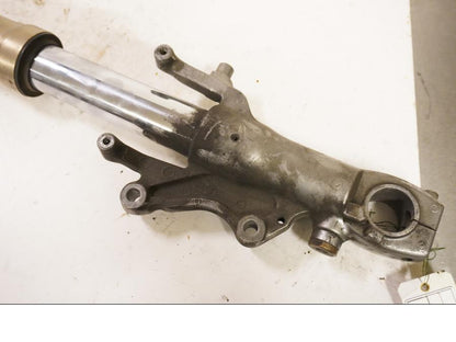 Vänster sida på Gaffelben från en Kawasaki ZX-9R -1996 motorcykel.