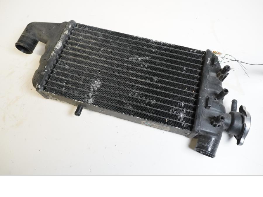 Framsidan på Vattenkyl från en BMW K 1200 LT -2004 motorcykel.