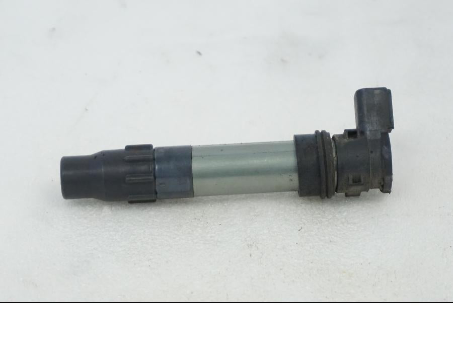 Framsidan på Tändspole från en Honda CBR 1000 RR -2010 motorcykel.