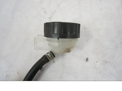 Vänster sida på Bromshuvudcylinder från en KTM 125 Duke -2017 motorcykel.