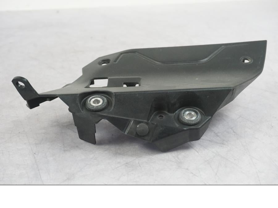 Höger sida på Sidkåpa från en Yamaha MT-09 -2016 motorcykel.