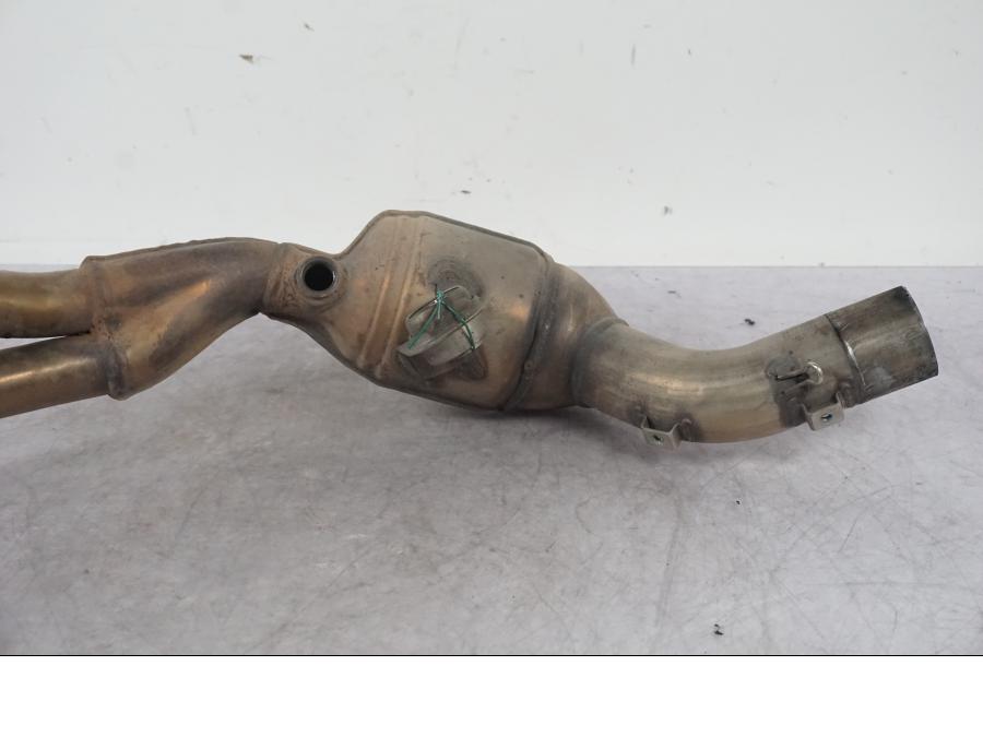 Vänster sida på Grenrör från en BMW F 800 R -2018 motorcykel.