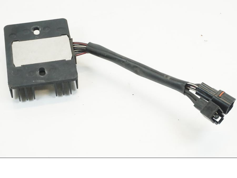 Snett uppifrån på Likriktare från en Suzuki GSX-R 1000 -2009 motorcykel.