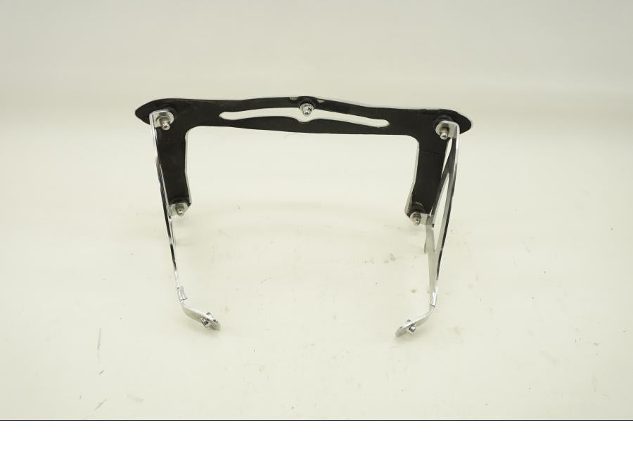 Vänster sida på Vindrutefäste från en Yamaha XVS 1100 -2001 motorcykel.