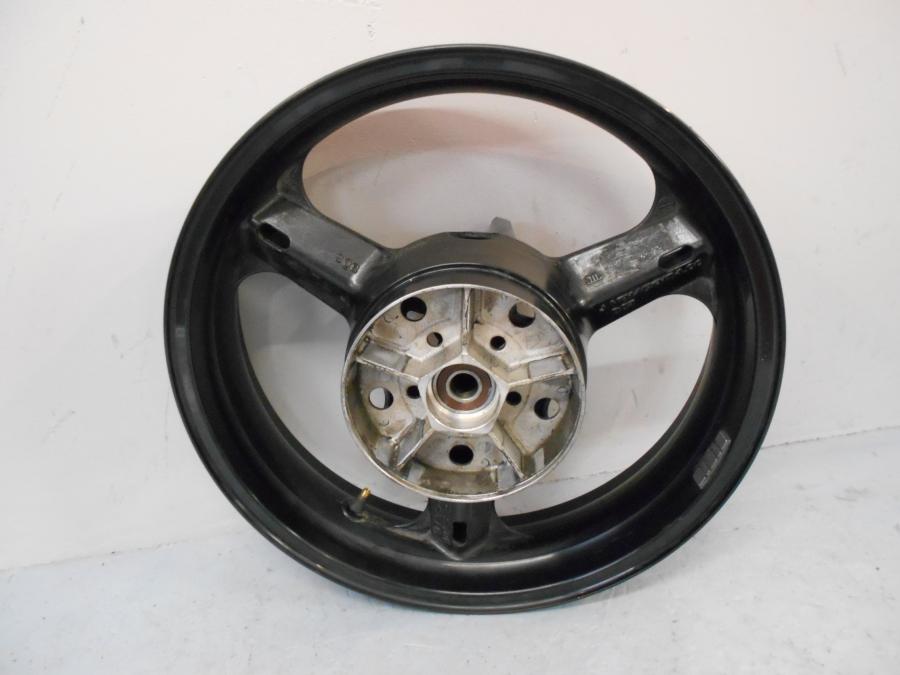 Framsidan på Fälg från en Suzuki DL 650 -2013 motorcykel.