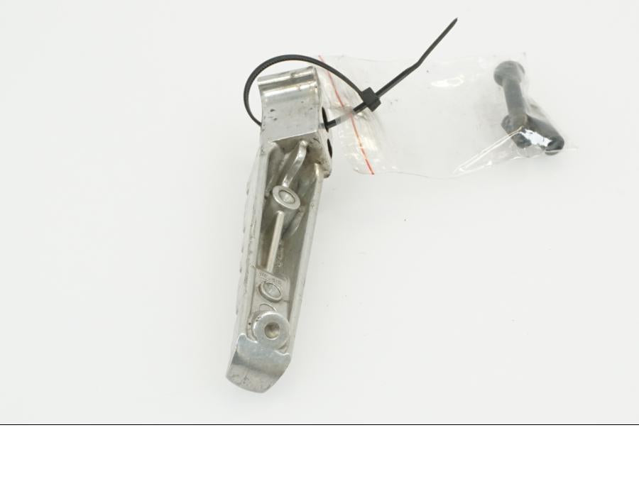 Höger sida på Fotpinne från en Yamaha WR 125 -2010 motorcykel.