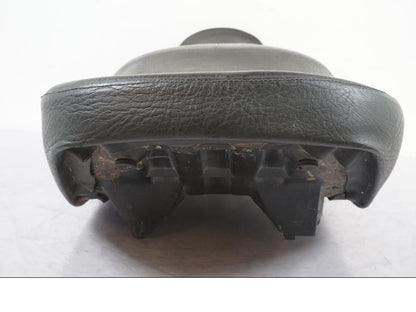 Snett nerifrån på Sadel från en BMW K 1100 LT -1999 motorcykel.