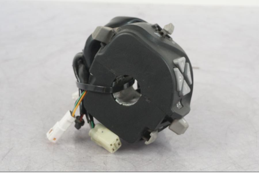 Baksidan på Styrelreglage från en KTM 1290 Super Adventure R -2018 motorcykel.