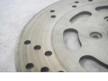 Baksidan på Bromsskiva från en H-D Touring Road King FLHR/I -1997 motorcykel.