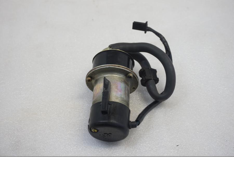 Framsidan på Bensinpump förgasare från en Yamaha YZF R6 -1999 motorcykel.