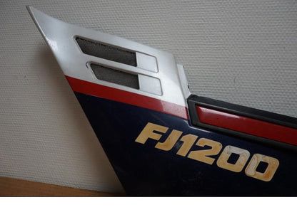 Höger sida på Sidopanel från en Yamaha FJ 1200 -1986 motorcykel.