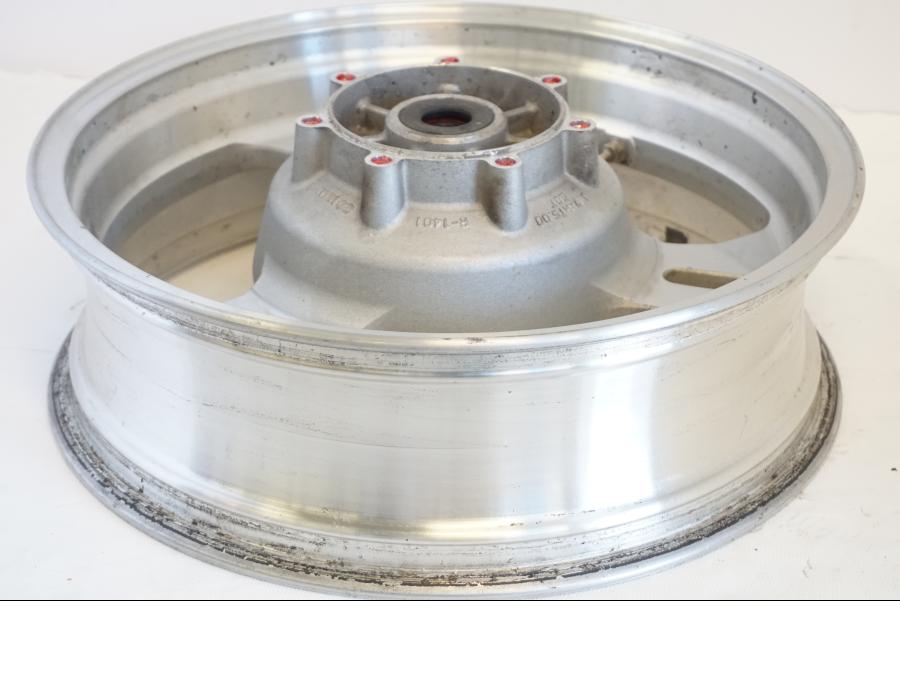 Vänster sida på Fälg från en Kawasaki VN 1500 Mean Streak -2002 motorcykel.