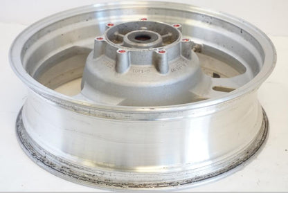 Vänster sida på Fälg från en Kawasaki VN 1500 Mean Streak -2002 motorcykel.