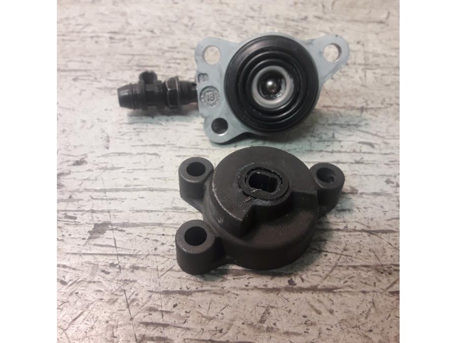 Baksidan på Kopplingslavcylinder från en Ducati Multistrada 1260 -2019 motorcykel.