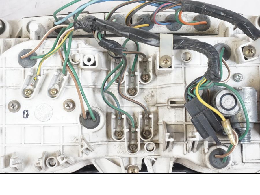Extrabild2 på Instrumentpanel från en Honda CBR 1000 F -1999 motorcykel.