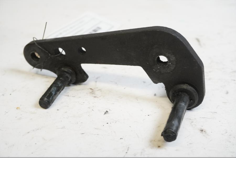 Baksidan på Bromsoksfäste från en Suzuki DR 750 S -1989 motorcykel.