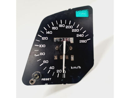 Framsidan på Hastighetsmätare från en Honda VFR 750 -1995 motorcykel.