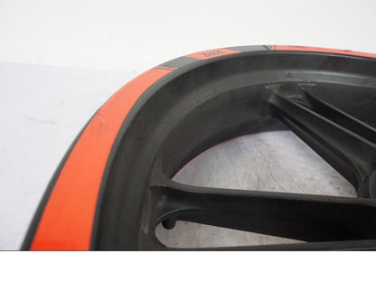 Extrabild4 på Fälg från en Yamaha YZF-R 125 -2008 motorcykel.