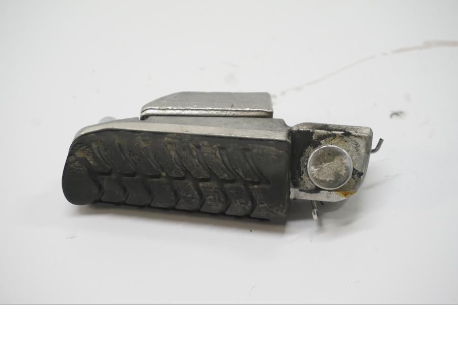 Baksidan på Fotpinne från en Kawasaki Z 900 -2019 motorcykel.