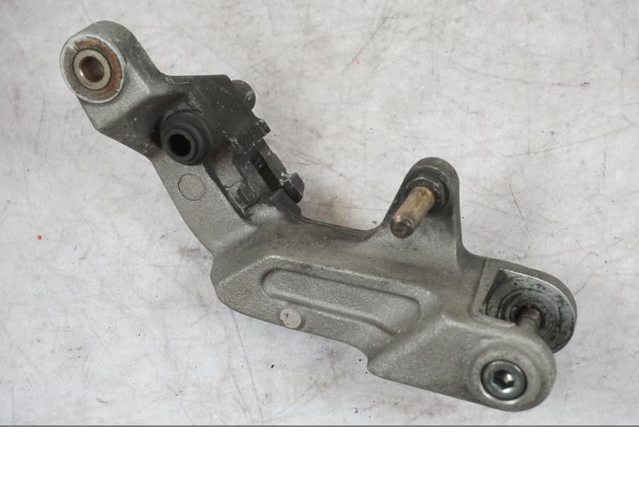 Framsidan på Bromsoksfäste från en Honda CBR 1100 XX -1998 motorcykel.