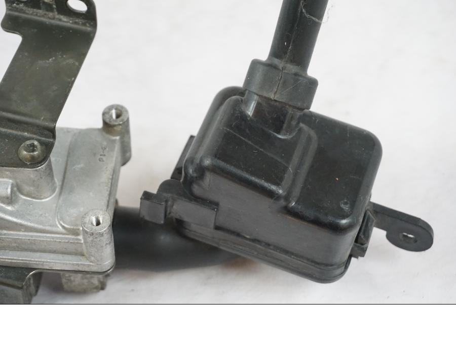 Extrabild3 på Second Air från en Yamaha XVS 1100 -2000 motorcykel.