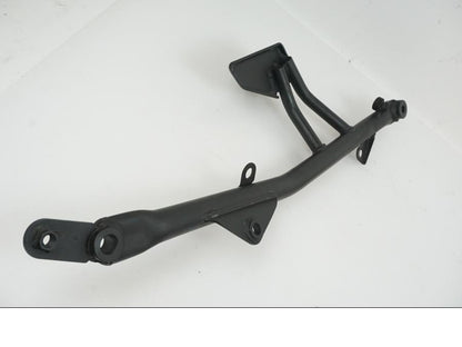 Snett uppifrån på Fotpinnefäste från en Kawasaki Vulcan S -2018 motorcykel.