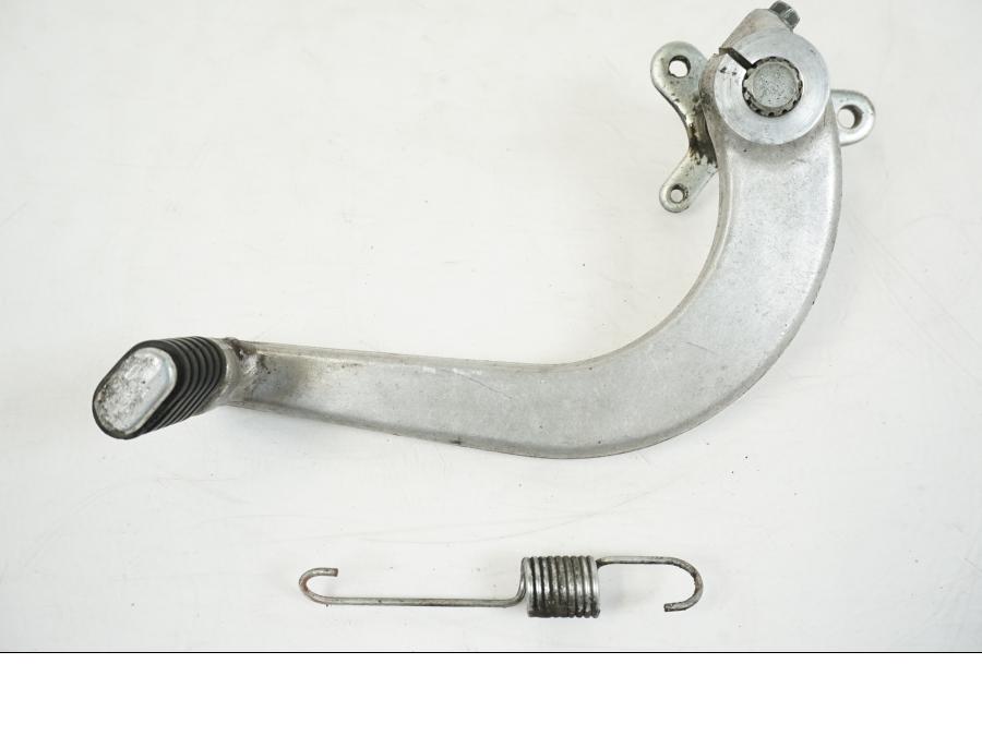 Framsidan på Bromspedal från en Suzuki GSX 600 F -1998 motorcykel.