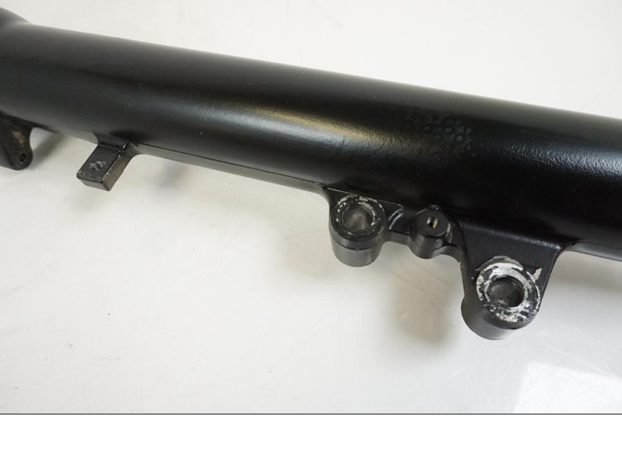 Höger sida på Gaffelben från en Suzuki GSX 600 F -1998 motorcykel.