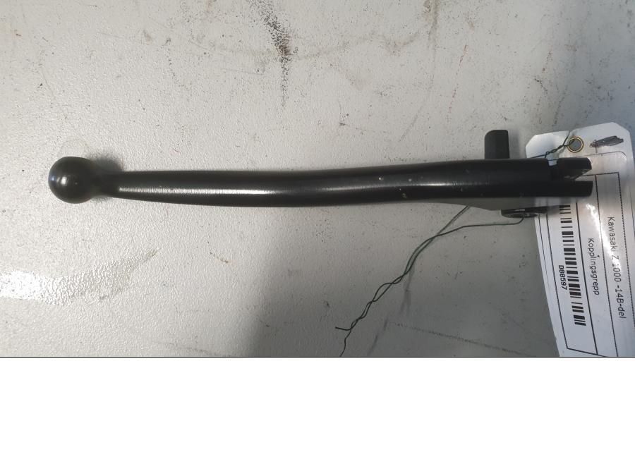 Baksidan på Kopplingsgrepp från en Kawasaki Z 1000 -2014 motorcykel.