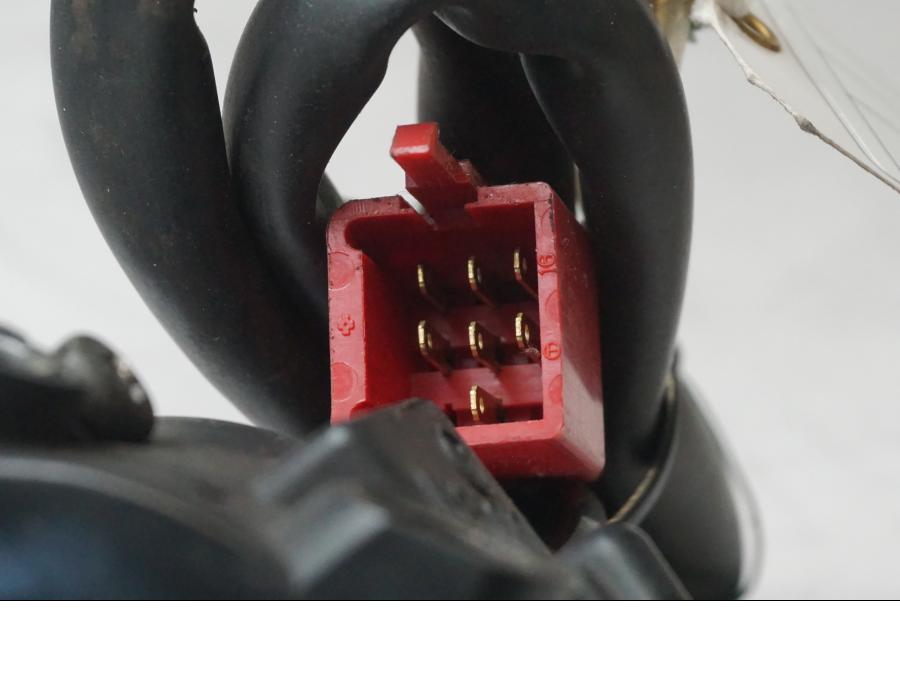 Extrabild1 på Styrelreglage från en Honda CB 750 SF -1993 motorcykel.