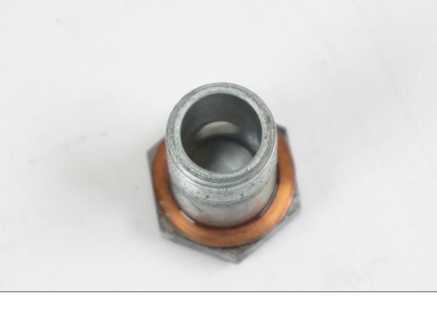 Extrabild1 på Oljerör från en BMW F 650 CS -2002 motorcykel.