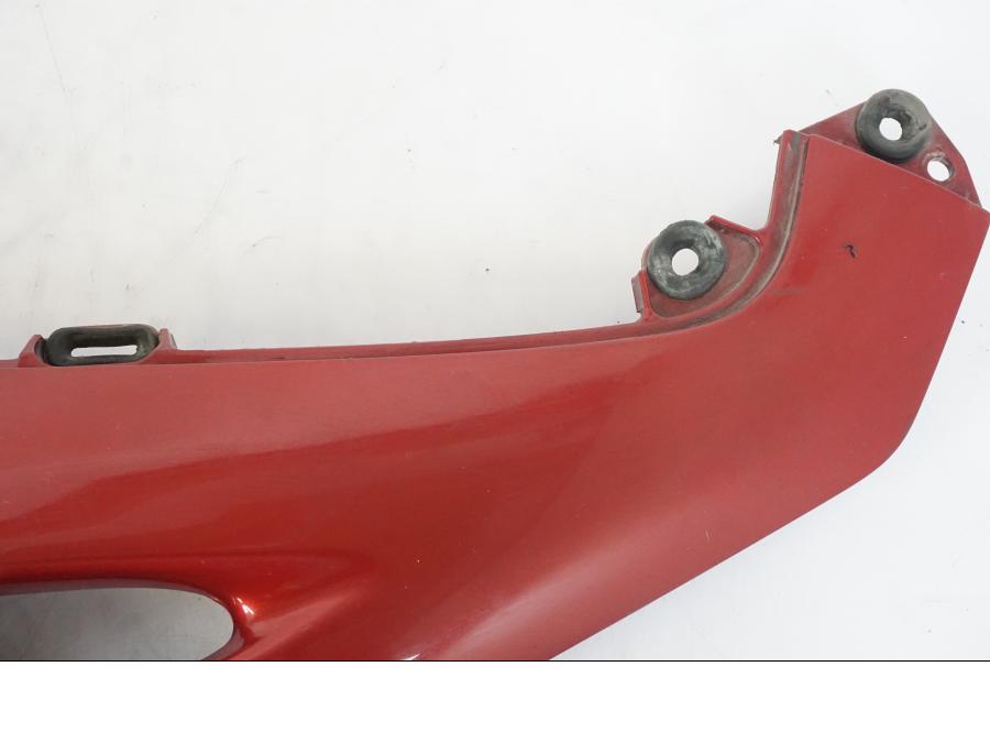 Höger sida på Sidoväska från en Honda NT 650 V -2002 motorcykel.