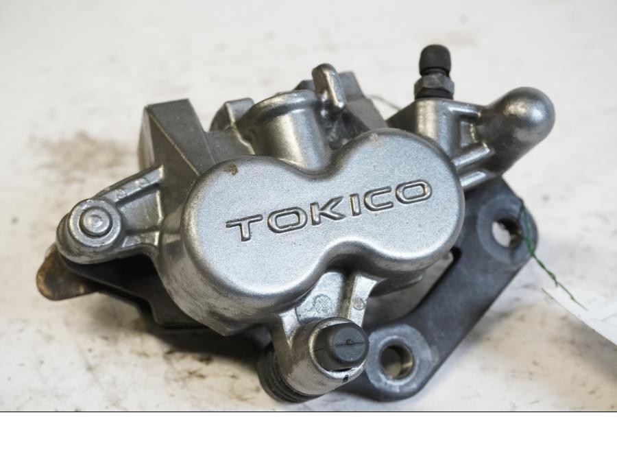 Framsidan på Bromsok från en Kawasaki ZR-7 -2002 motorcykel.