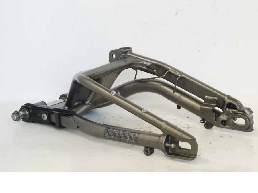 Baksidan på Sving från en Kawasaki ER-6N -2012 motorcykel.